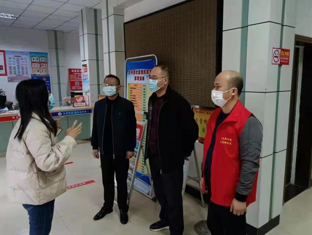 匡达珍深入社区进行检查督导